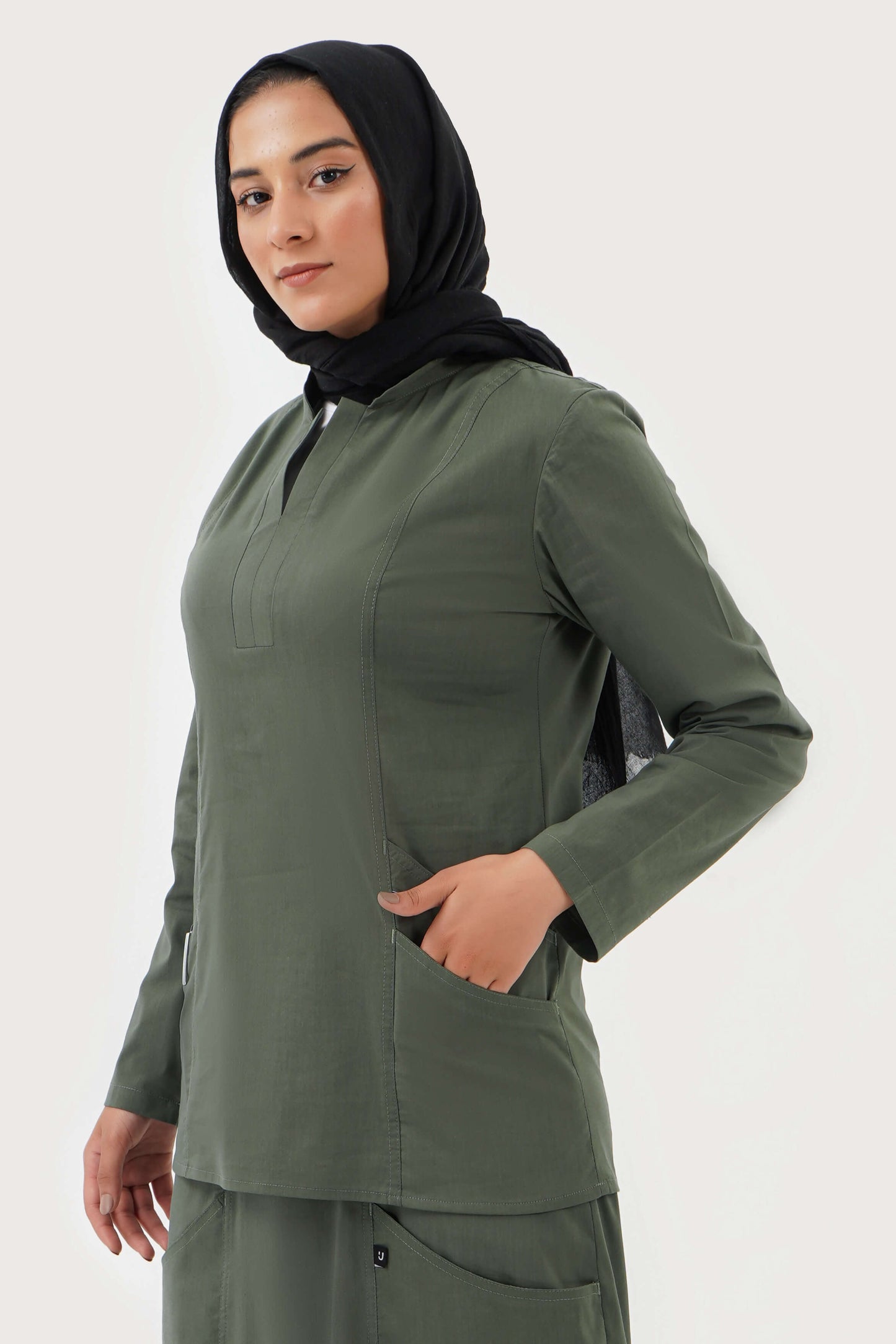 توب 1/2 ياقه كم طويل حريمي